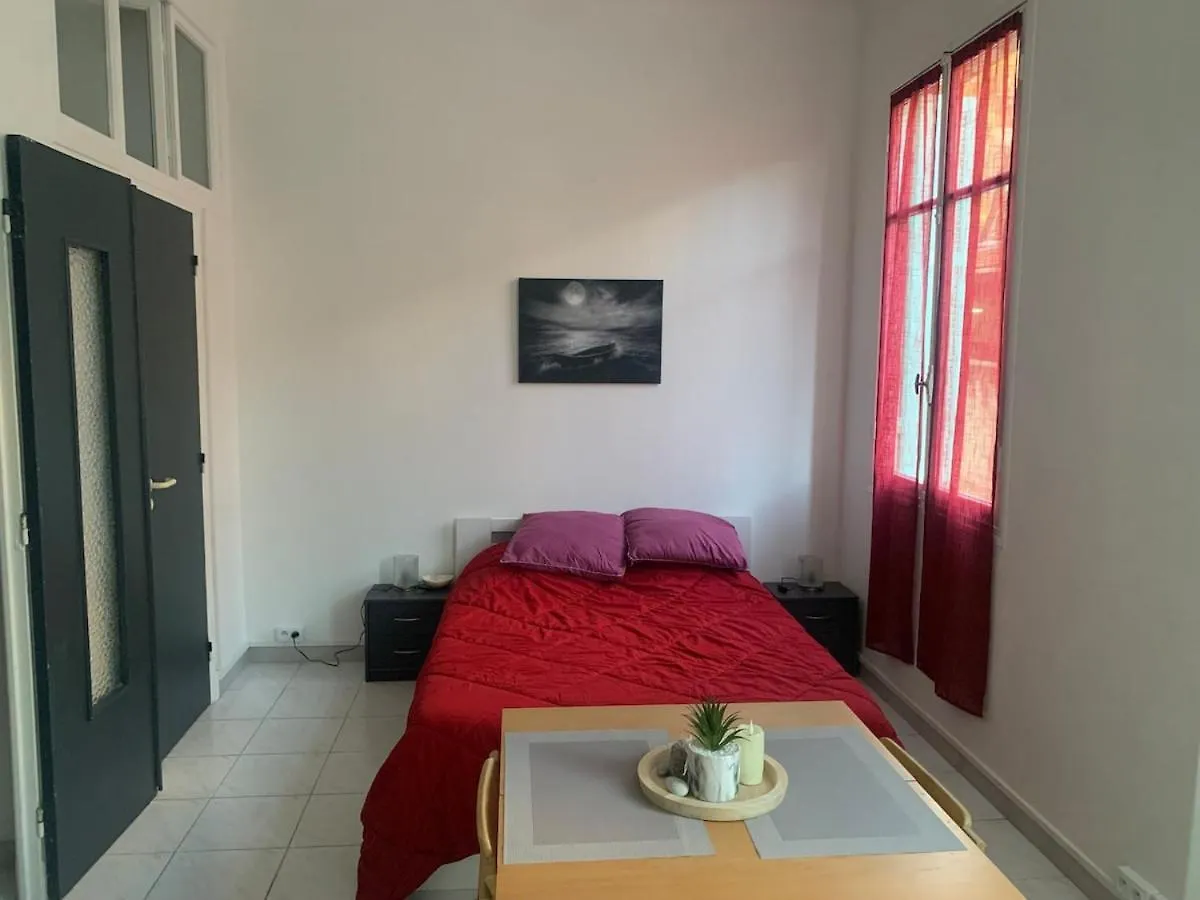 Nice Studio Close To The Sea Apartment