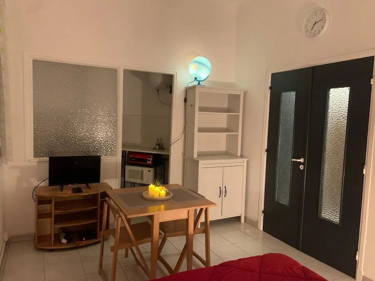 Apartment Nice Studio Close To The Sea