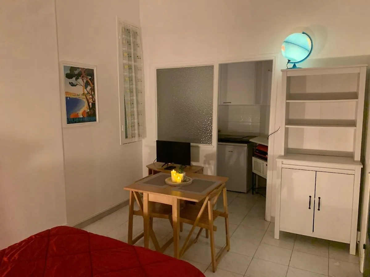 Nice Studio Close To The Sea Apartment